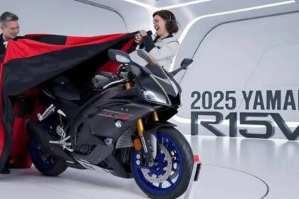 Yamaha R15 V4